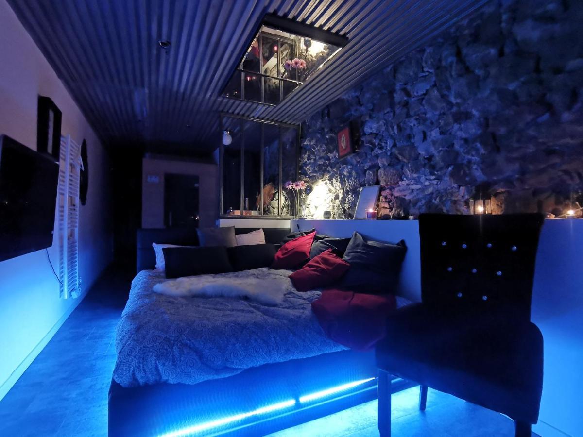 Sweet Loft Grenoble-Love Room Avec Jacuzzi & Sauna Buitenkant foto